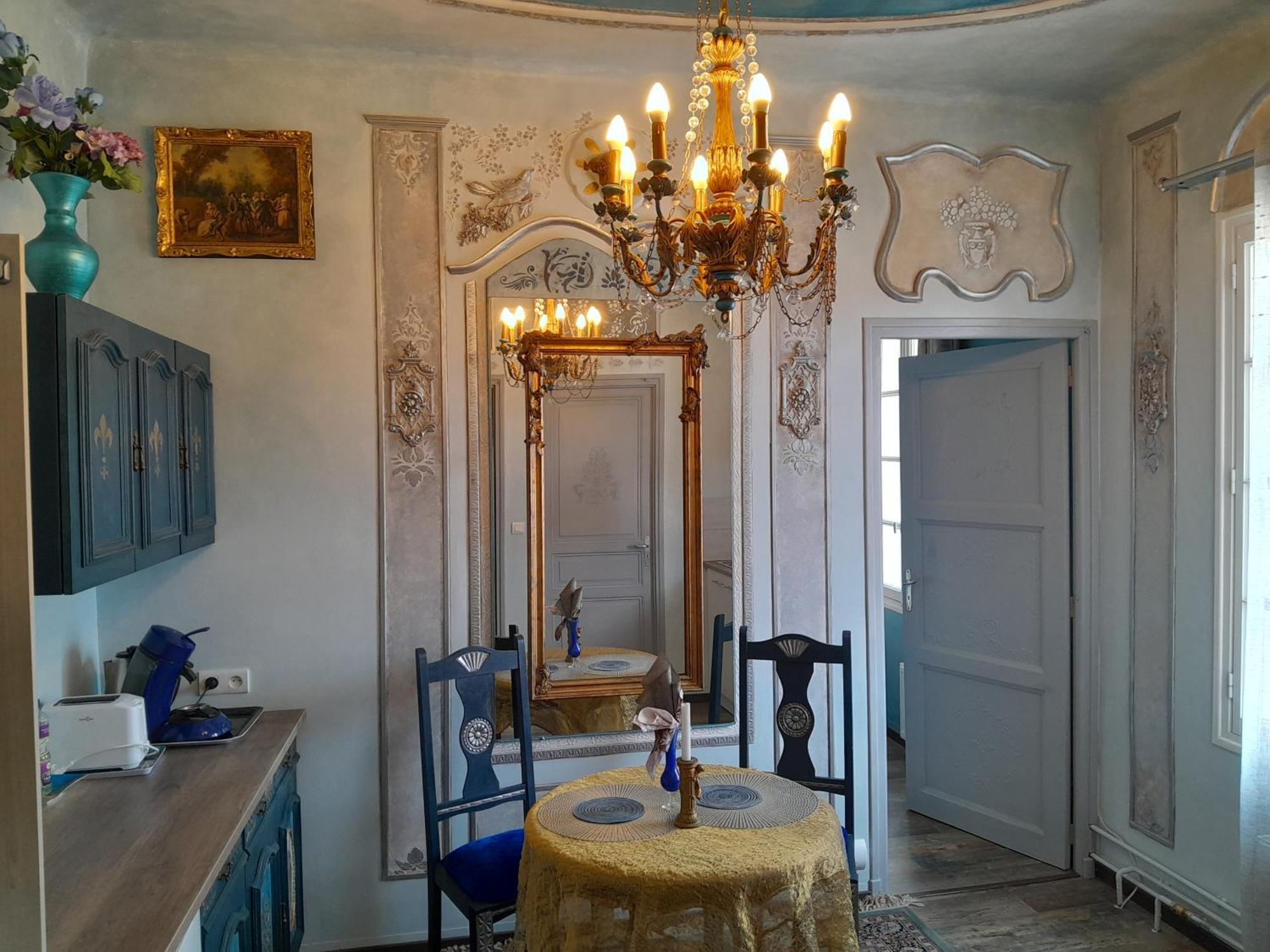 Appartement Penthouse En Bleu Royal à Vinca Extérieur photo